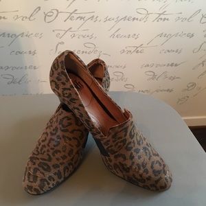 Leather Leopard Pump